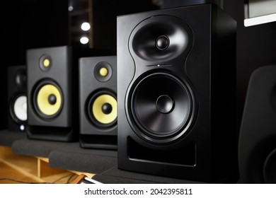 Professional Speakers In Music Store. Buy New Hi Fi Audio Equipment In Specialized Musical Shop. High Fidelity Speaker For Sound Recording Studio. Curated Collection Of Royalty Free Music Images 