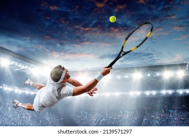 Professioneller Tennisspieler. Gemischte Medien