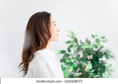 Profile of the Asian woman