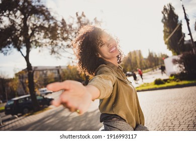 Profile Photo Of Charming Wavy Hairdo Dark Skin Person Arm Inviting You Have Good Mood Toothy Smile Outdoors