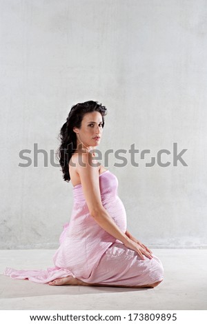 Does not pregnant woman kneeling consider, that Pregnant woman kneeling can suggest