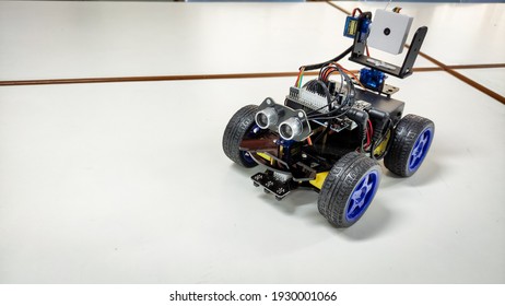 110 Obstacle Avoidance Robot Images, Stock Photos & Vectors | Shutterstock