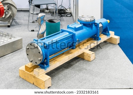 Progressive cavity positive displacement pump or eccentric screw pump for conveying sludge or other fluid high viscous or shear sensitive in industrial