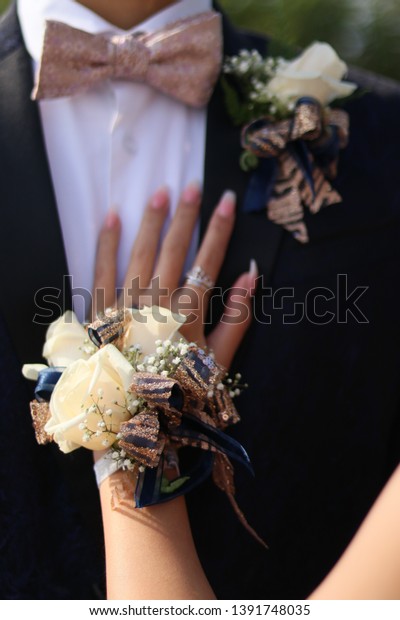 where to buy prom corsage and boutonniere