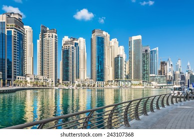 Promenade Along Dubai Marina, United Arab Emirates, Middle East