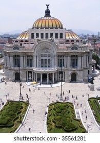 pronounced artistic monument by UNESCO in 1987 is the premier opera house of Mexico