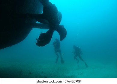 Propeller of a shipwreck underwater - Shutterstock ID 376420909