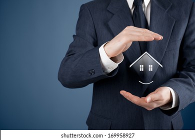 Konzept der Immobilienversicherung, der Wertpapier- und Immobilienmakler. Schutz der Geste des Menschen und Symbol des Hauses.