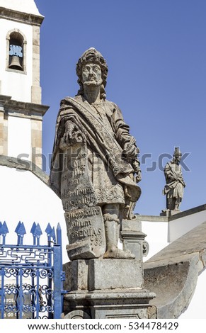 Prophet Jeremiah Statue, holding a parchment with Latin writings that say: And the disaster of Judea and the ruin of Jerusalem: I pray (to my people) that they would return to the Lord, Cap.35