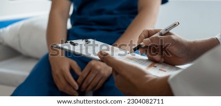 Prostate cancer specialist and testicular patient discuss testicular cancer test report Testicular and Prostate Cancer Infertility, EPAD - European Prostate Cancer Awareness Day