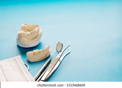 Prosthodontics Or Prosthetic / Crown And Bridge Equipment And Model Express Fix Restoration.