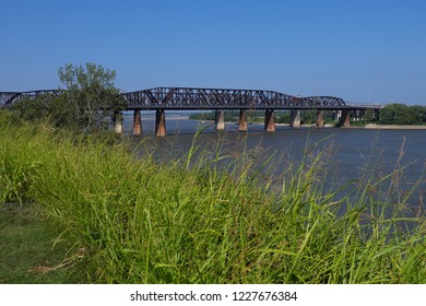 Public Park Near Harahan Bridge, Big River Crossing From Tennessee To Arkansas, Mississippi River, USA.