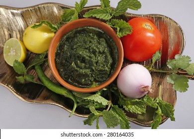 Pudina Chutney Or Green Mint Sauce