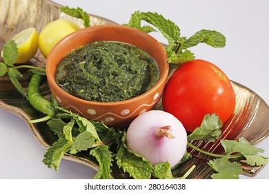 Pudina Chutney Or Green Mint Sauce 