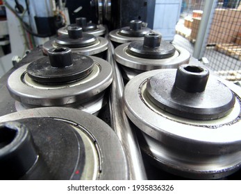 
Pulleys As Guides For Steel Pipe To The Numerical Machining Center					