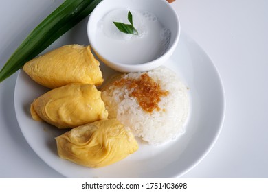 'Pulut Durian' Is A Glutinous Or Sticky Rice With Durian, Coconut Milk And Sprinkle Of Grated Palm Sugar Popuar Food In Malaysia, Thailand And Indonesia -selective Focus