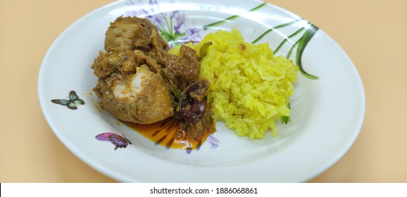 Pulut Kuning Kari Ayam - Tumeric Glutinous Rice With Chicken Curry


