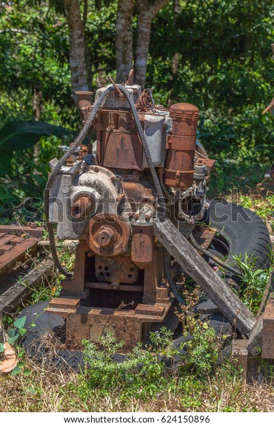 Pump machine Trucks\
Used in mining. Was set up in the lawn. Of these, some of us do not\
use rusty pieces.