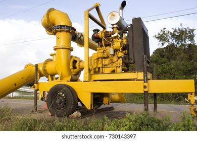 The pump a water of engine car
