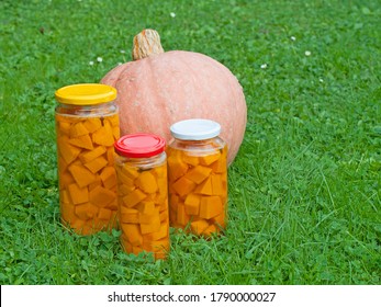 Pumpkin compote in mason jars