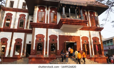  Pune, Maharastra, India 16 February 2020 - Tourist In The Lal Mahal Of Pune Is One Of The Most Famous Monuments. Shivaji Maharaj's Father Shahaji Bhosale, Established The Lal Mahal.