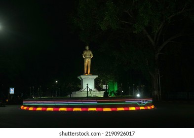 Pune,Maharashtra, India - 15 August 2022:  People Gathered At Monuments Its Decorate In The Colours Of Indian Flag On The Independence Day.  