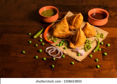 Punjabi Aloo Samosa Or Potato Samosa Recipe Or Indian Traditional Aloo Samosa - Indian Chat Recipe