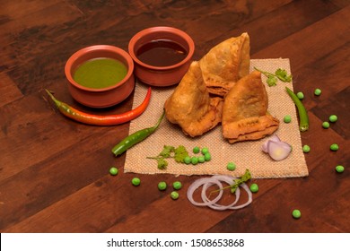 Punjabi Aloo Samosa Or Potato Samosa Recipe Or Indian Traditional Aloo Samosa - Indian Chat Recipe