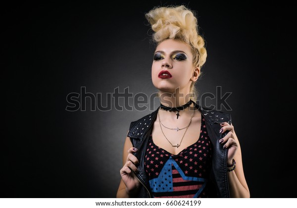 Punk People Stylish Blonde Girl Mohawk Stockfoto Jetzt