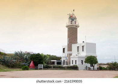 Punta Carretas Montevidéo Uruguay -12 10 2018 : View Of Punta Carretas Lighthouse