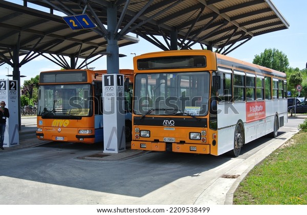 PUNTA SABIONI, ITALY - JUNE 15,\
2015: Italian bus station with old Menarini bus on\
parking