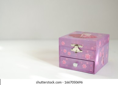 Purple Music Baby Jewelry Box With Ballerina Closed