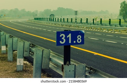 Purvanchal Expressway Wives In India , Sign Board 