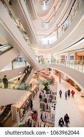 PUSAN ,SOUTH KOREA - APRIL 7,2018 : The Interior In Lotte , Biggest Duty Free Department Store In Pusan