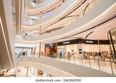 PUSAN ,SOUTH KOREA - APRIL 7,2018 : The Interior In Lotte , Biggest Duty Free Department Store In Pusan