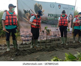 Puteri Indonesia 2020 Tourism Ambassador Jihan Stock Photo 1878892165 ...