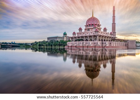 The Putra Mosque is the principal mosque of Putrajaya, Malaysia. It is located next
 to Perdana Putra which houses the Malaysian Prime Minister's 