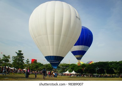 tethered hot air balloon