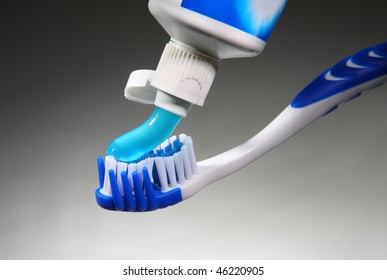 527 Putting toothpaste on brush Images, Stock Photos & Vectors ...