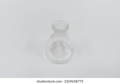 pycnometer for analysis of specific gravity of solutions