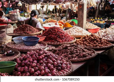 Pyin Oo Lwin (Maymyo), Shan State, Myanmar. Market Scene