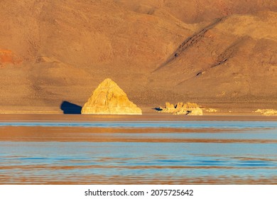 Pyramid Lake, Near Reno, Nevada, USA