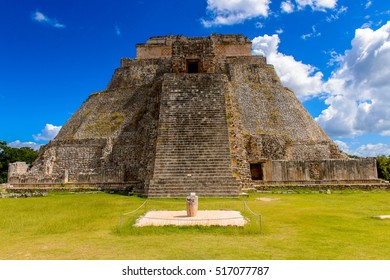 1,302 Mesoamerican Step Pyramid Images, Stock Photos & Vectors ...