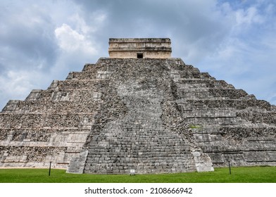 Chichén Itzá, Pyramid In Mexico 