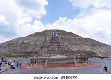 Pyramid Of The Sun In Teotihuacan Mexico 