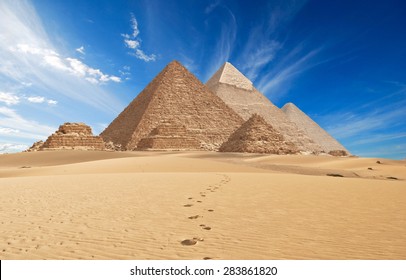 pyramids in giza 