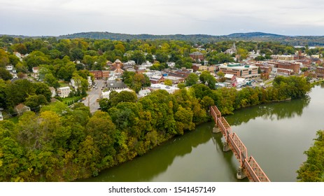 Qauint Little Town On The Hudson River Called Catskill In Upstate New York