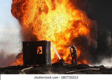 Qayyarah / Iraq - Jan 18, 2017: Oil Fires Lit By Islamic State