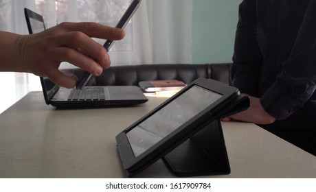 QR Code Payment. Supermarket, Store And Post. The Client Shows The Cashier Their Mobile Wallet QR Code From The Smartphone Screen. The Cashier Scans The QR Code With An External Scanner