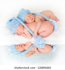 Quadruplets Effect By Mirroring Newborn Twins Of 11 Days Old